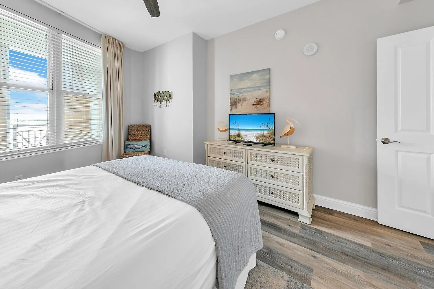 Aqua Resort 905 By Emerald Coast Retreats Panama City Beach